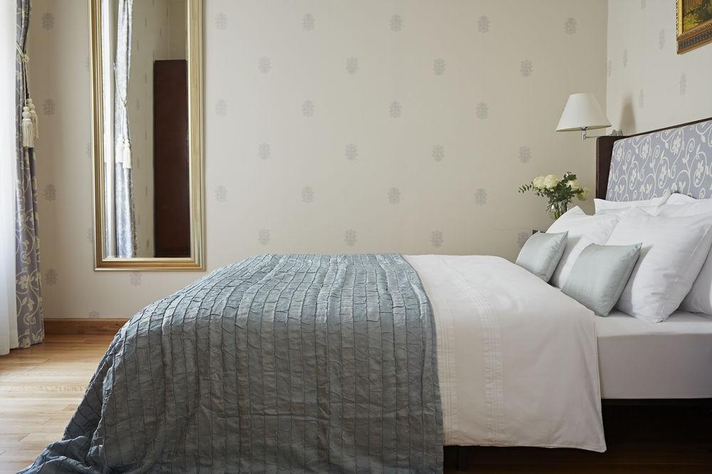 Almandine 4* Praha